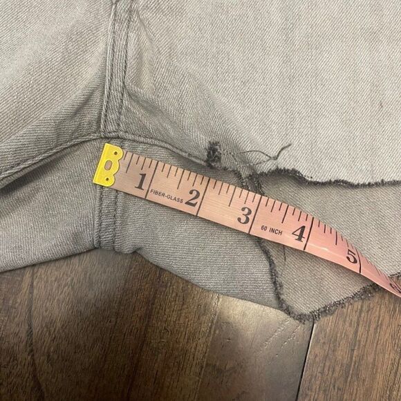 Levi’s Light Gray 501 Cut Off Shorts - Picture 10 of 10